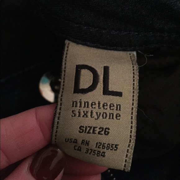 DL1961 dark denim Jeans size 26 - Picture 4 of 6